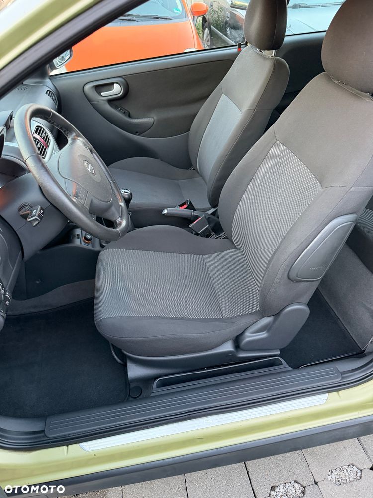 Opel Corsa 1.2 16V Edition - 9