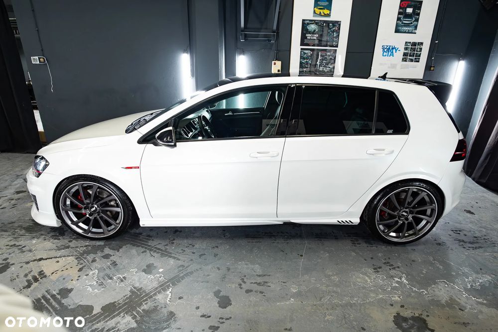 Volkswagen Golf GTI (BlueMotion Technology) DSG Performance - 17