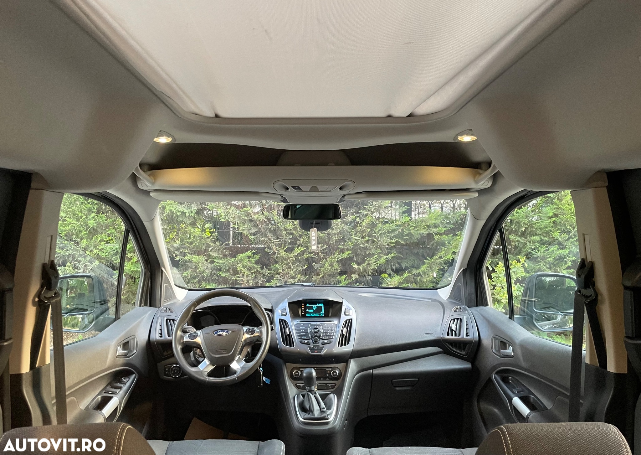 Ford Tourneo Connect 1.6 TDCi Start-Stop Titanium - 11