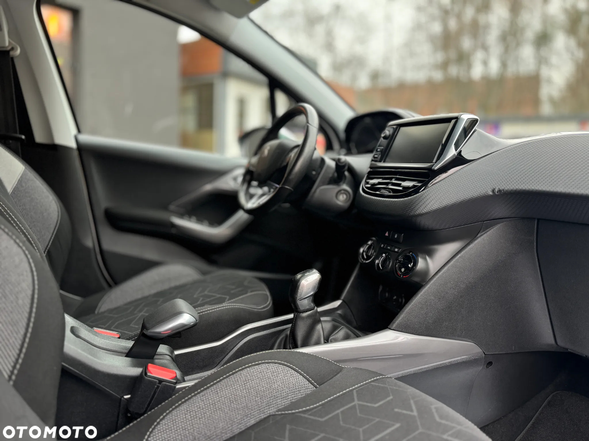 Peugeot 2008 1.6 BlueHDi Style - 39