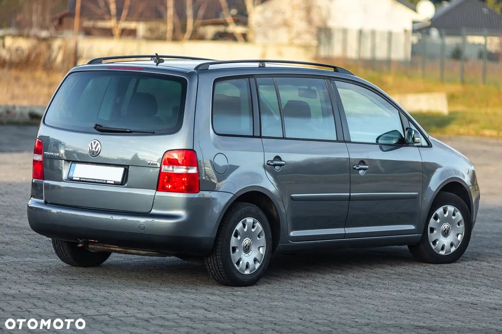 Volkswagen Touran 1.9 TDI DSG Trendline - 12
