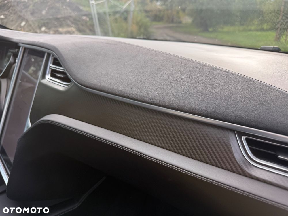 Tesla Model S - 15