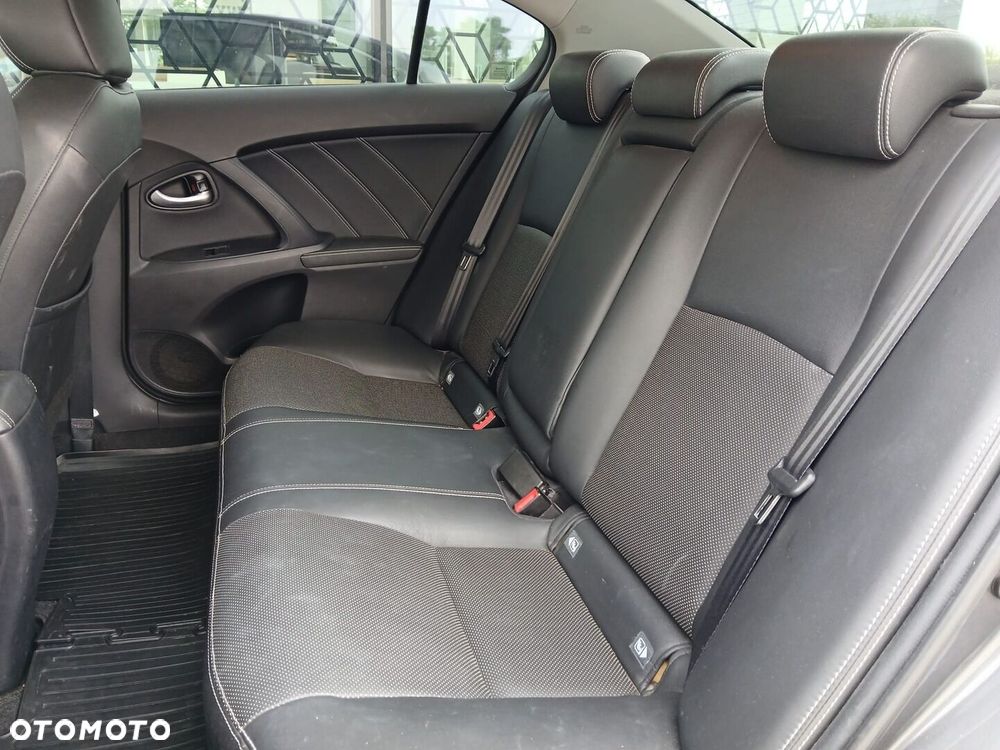 Toyota Avensis 1.8 Premium EU5 - 7