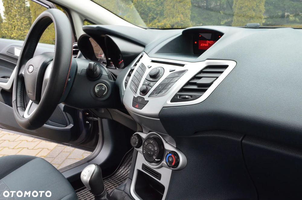 Ford Fiesta 1.25 Ambiente - 40