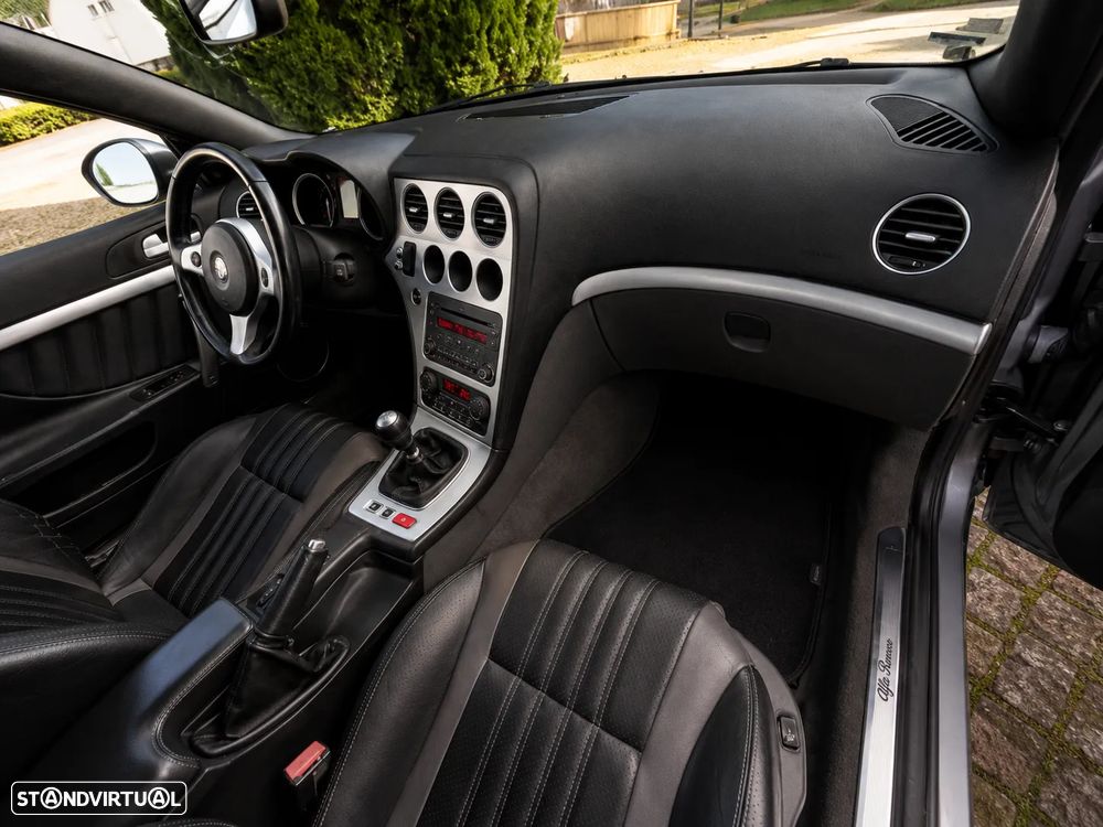 Alfa Romeo Spider 2.4 JTDM - 17