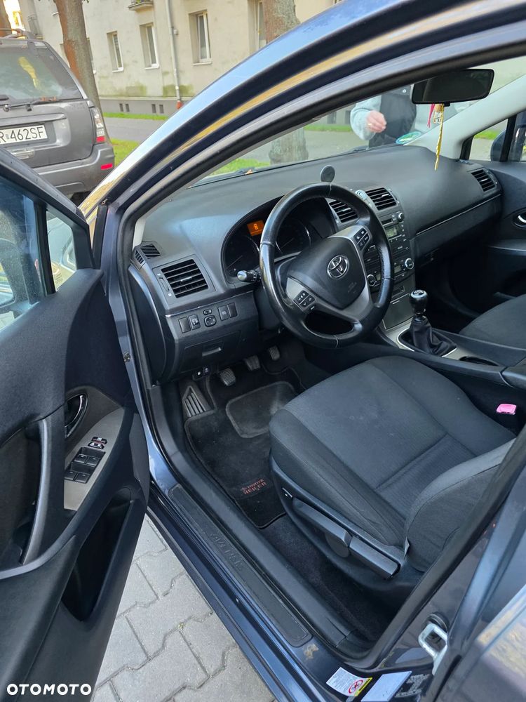Toyota Avensis 1.8 Luna - 8