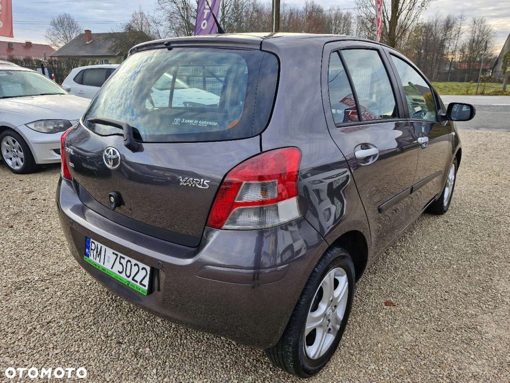 Toyota Yaris - 9