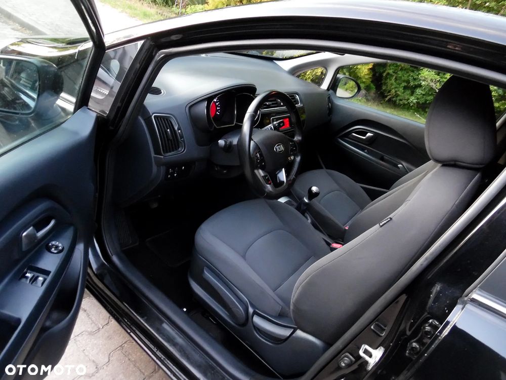 Kia Rio - 22