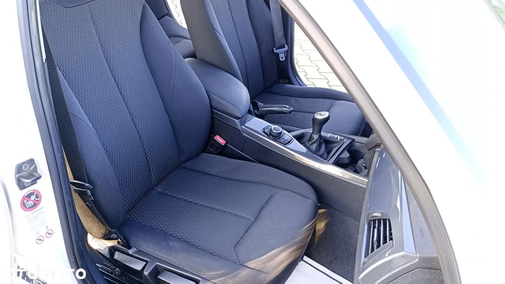 BMW Seria 1 114i Sport Line - 27