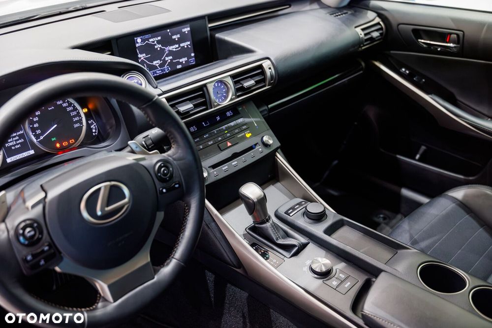 Lexus IS - 34