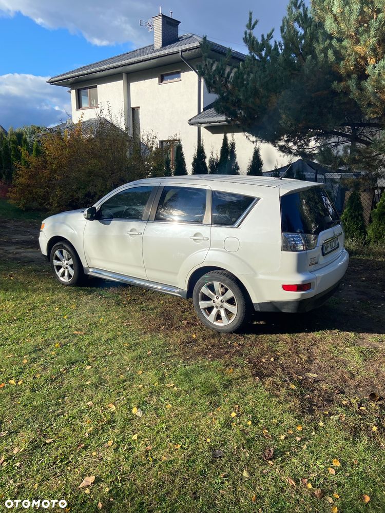 Mitsubishi Outlander 3.0 V6 XLS - 3