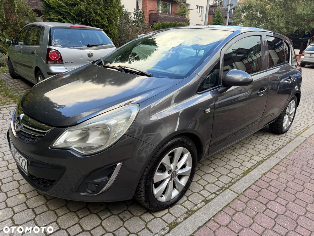 Opel Corsa 1.2 16V Cosmo - 2