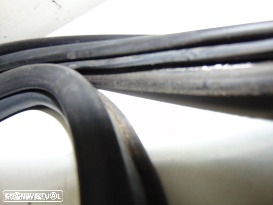 VW Golf IV - borracha da mala - 2
