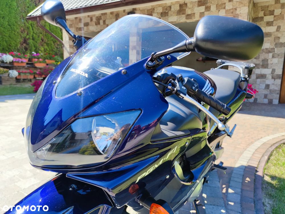 Honda CBR - 7
