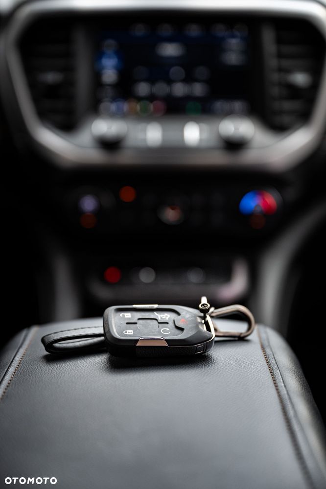 GMC Acadia - 22