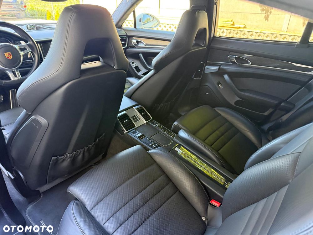 Porsche Panamera 4 Executive - 17
