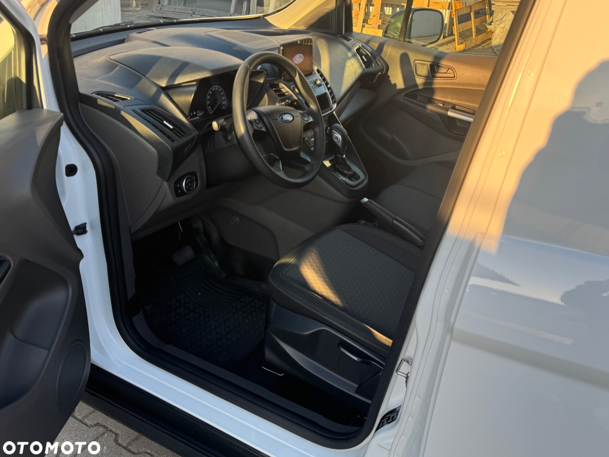 Ford Transit Connect - 9