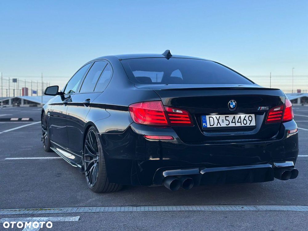 BMW Seria 5 550i - 6