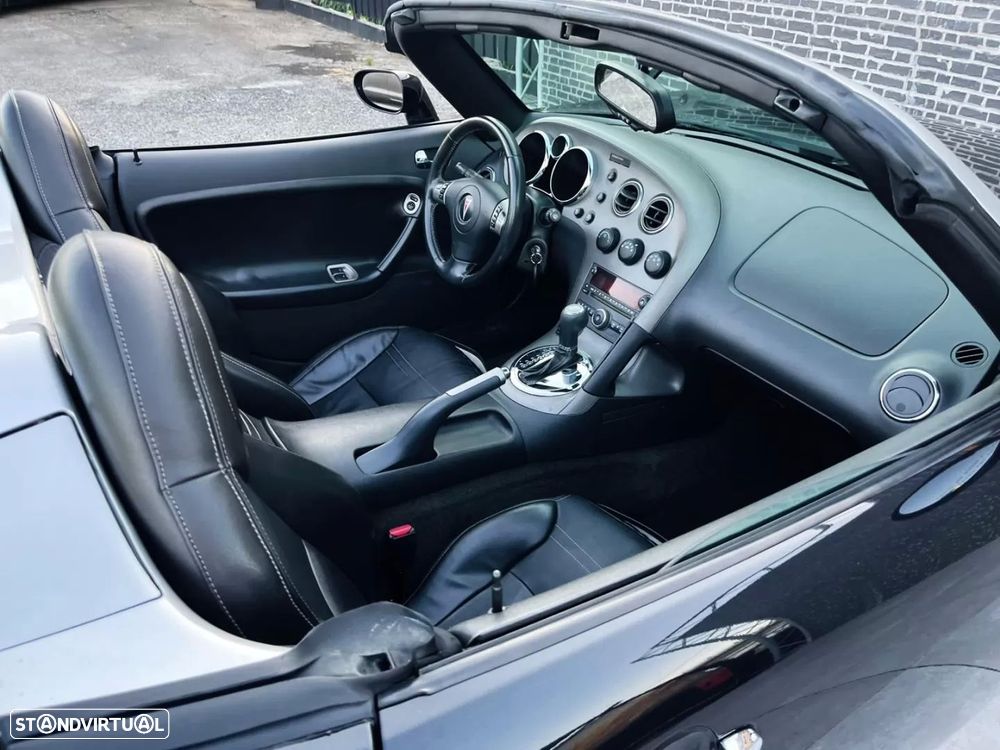Pontiac Solstice - 2