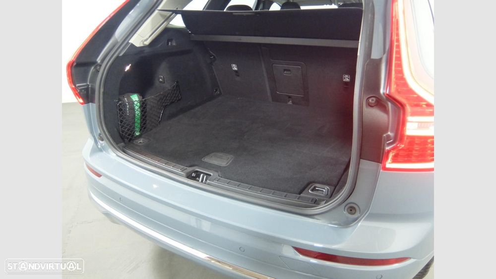 Volvo XC 60 2.0 T6 PHEV Core AWD - 11