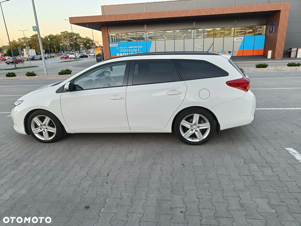 Toyota Auris 1.6 Valvematic Multidrive S Executive - 2
