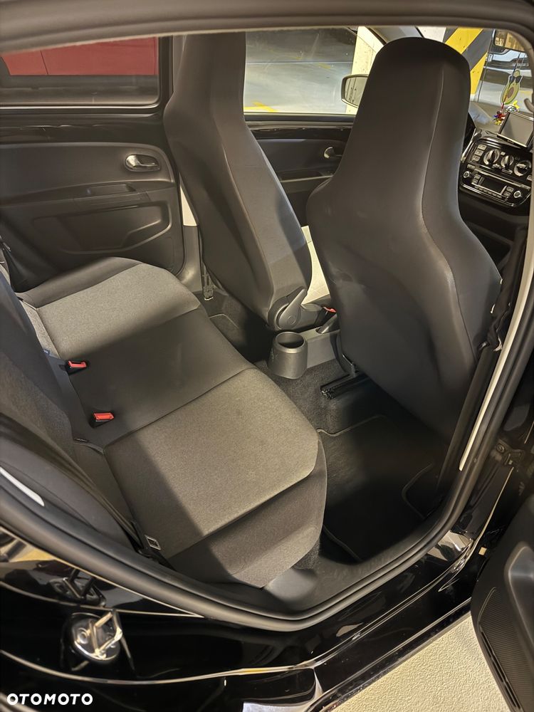 Volkswagen up! - 17