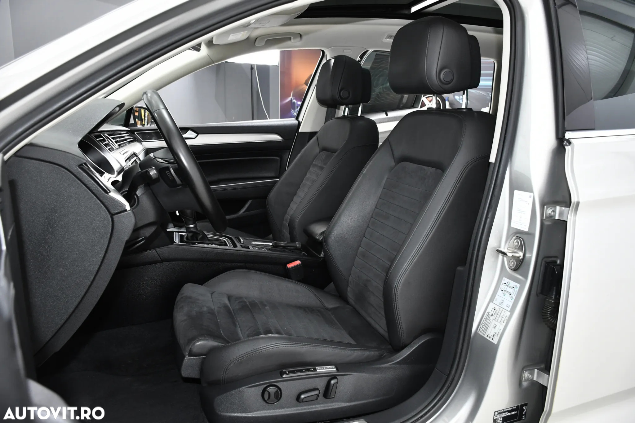 Volkswagen Passat 2.0 TDI DSG Highline - 17