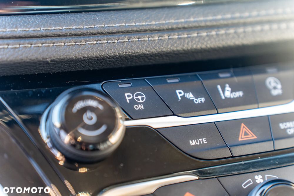 Chrysler Pacifica - 11