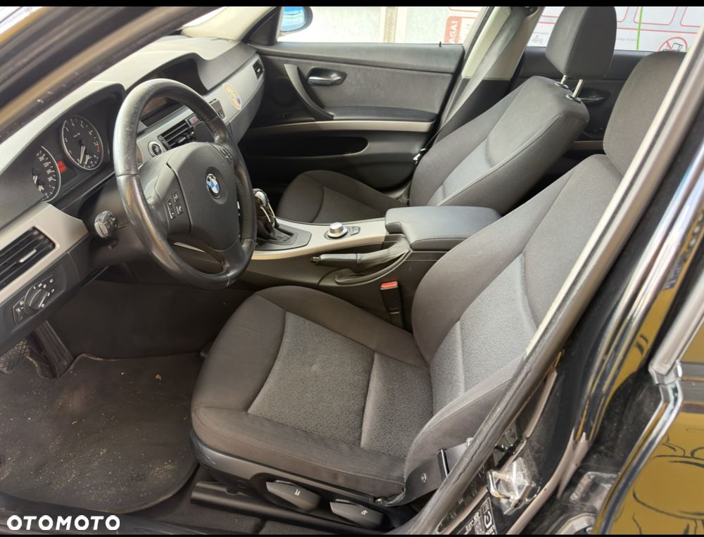BMW Seria 3 330i - 2