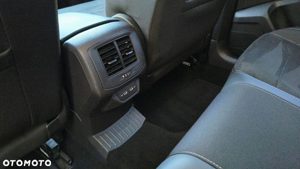 Volkswagen T-Roc - 30