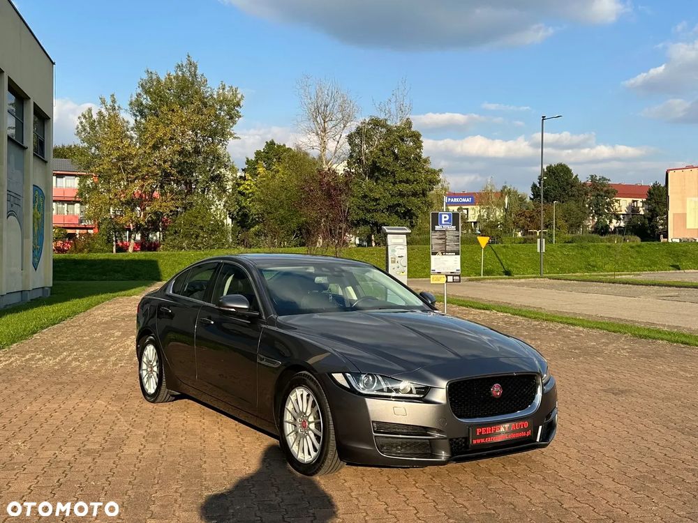 Jaguar XE - 20