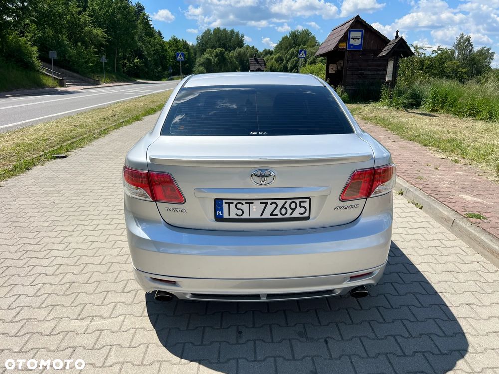Toyota Avensis 2.0 Executive - 9