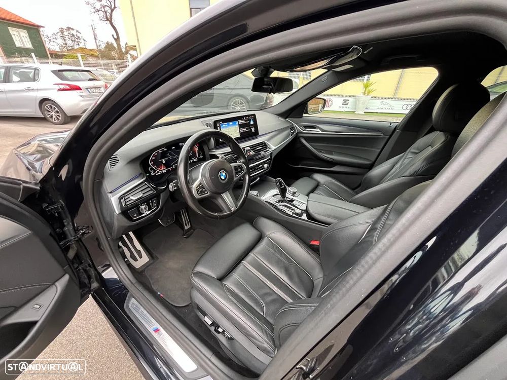 BMW 520 d Pack Desportivo M Auto - 25
