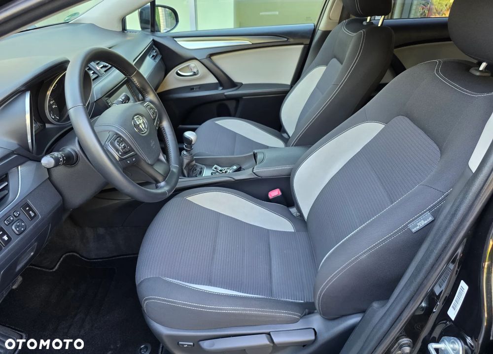 Toyota Avensis - 18