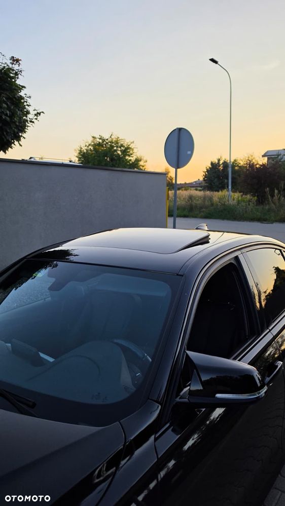 BMW Seria 3 318d M Sport Shadow - 18