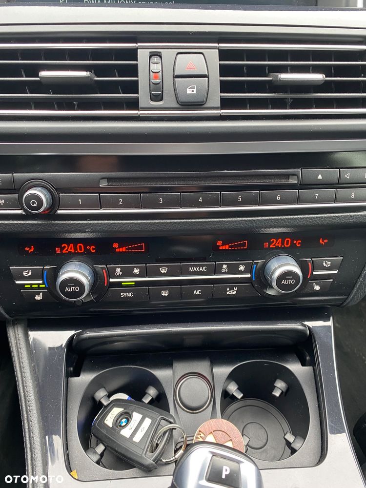 BMW Seria 5 525d xDrive - 20