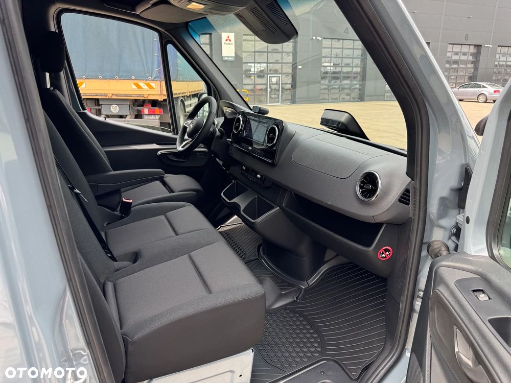 Mercedes-Benz Sprinter - 22
