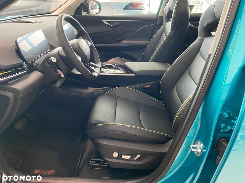 BAIC 5 1.5T Comfort DCT - 12
