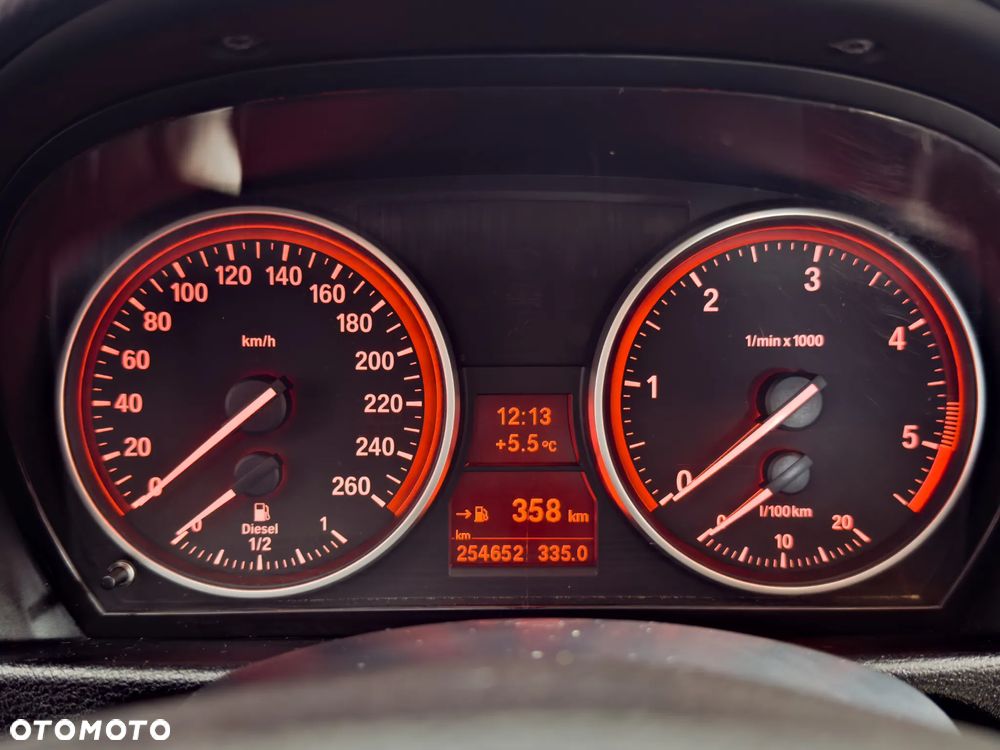 BMW X1 xDrive18d xLine - 13