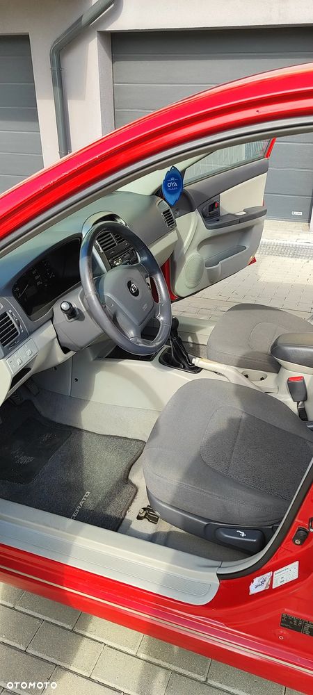 Kia Cerato - 22