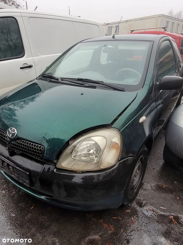 Części- Toyota yaris  Pojemność: 998  Rok: 1999  Benzyna - 1