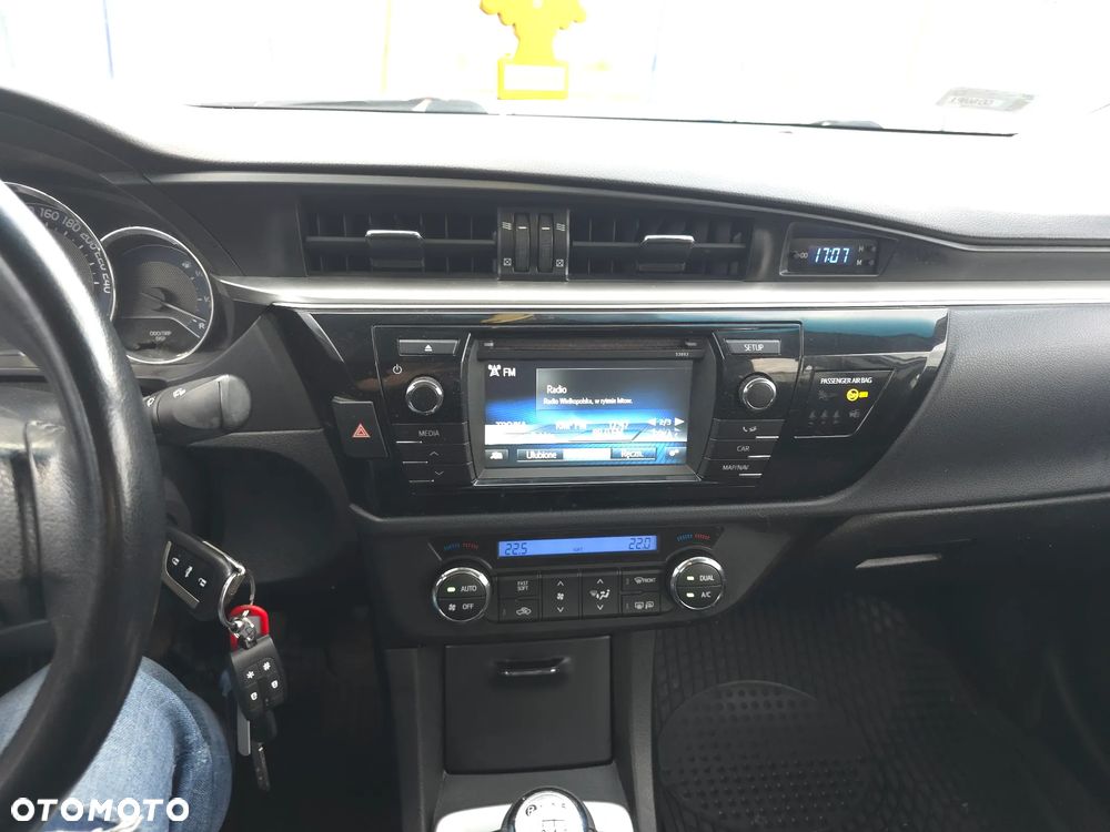 Toyota Corolla 1.6 Premium - 23