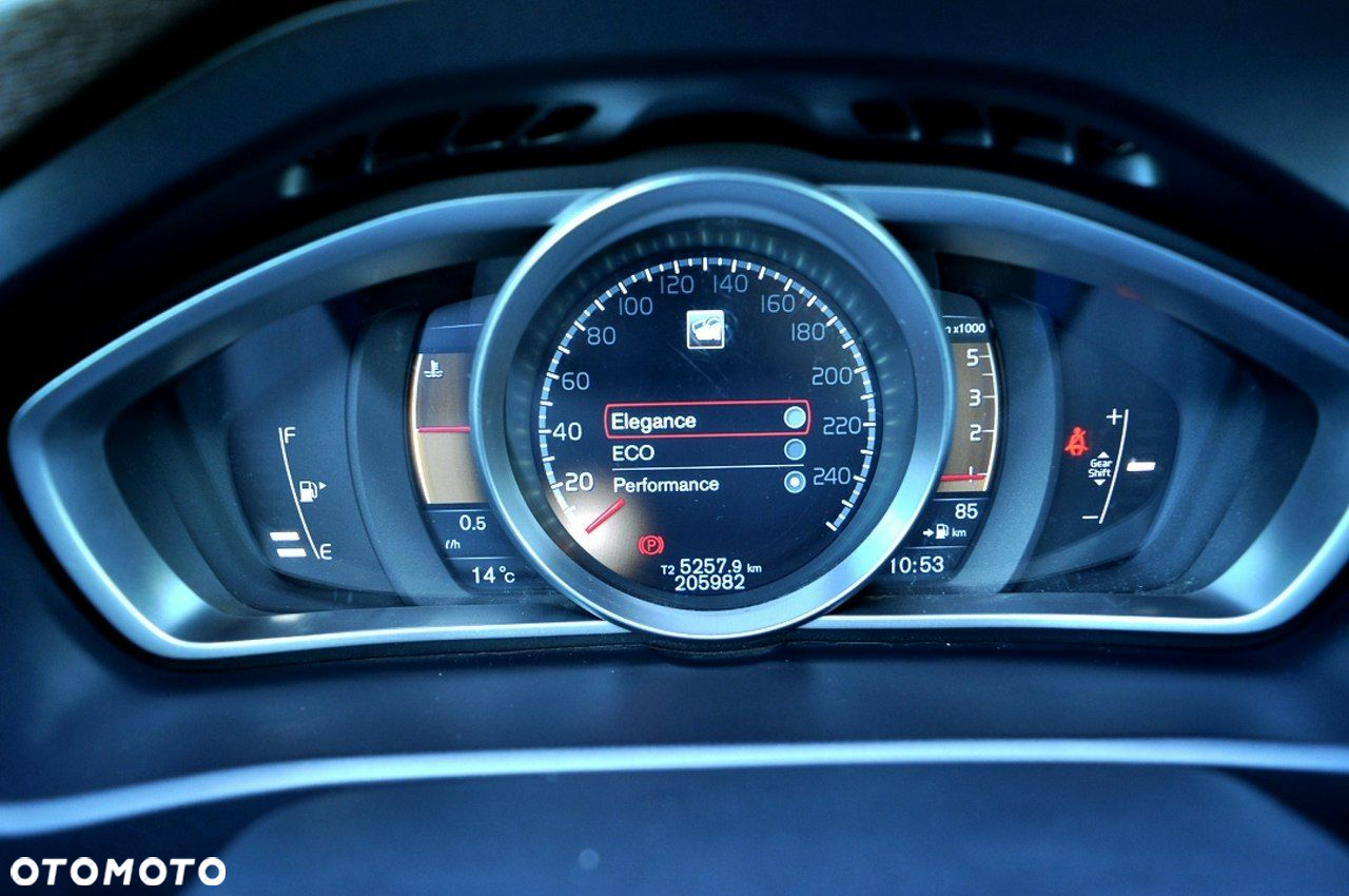 Volvo V40 Cross Country D2 Momentum - 20