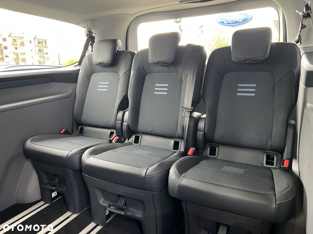 Ford Tourneo Custom - 24