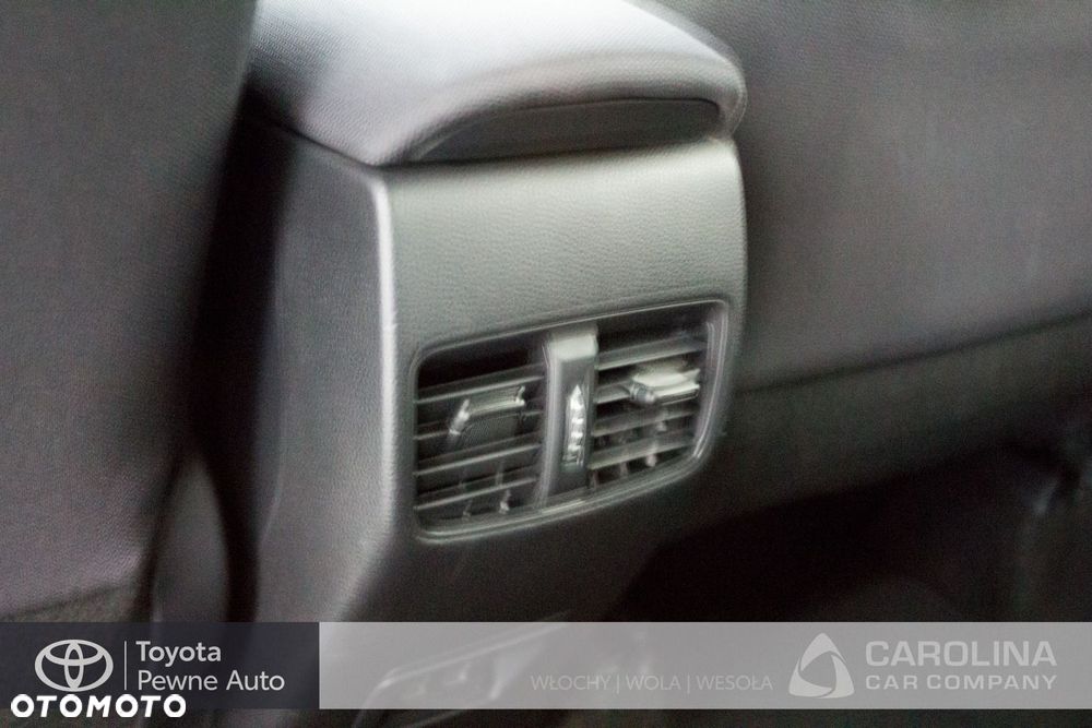 Toyota Corolla Cross - 13