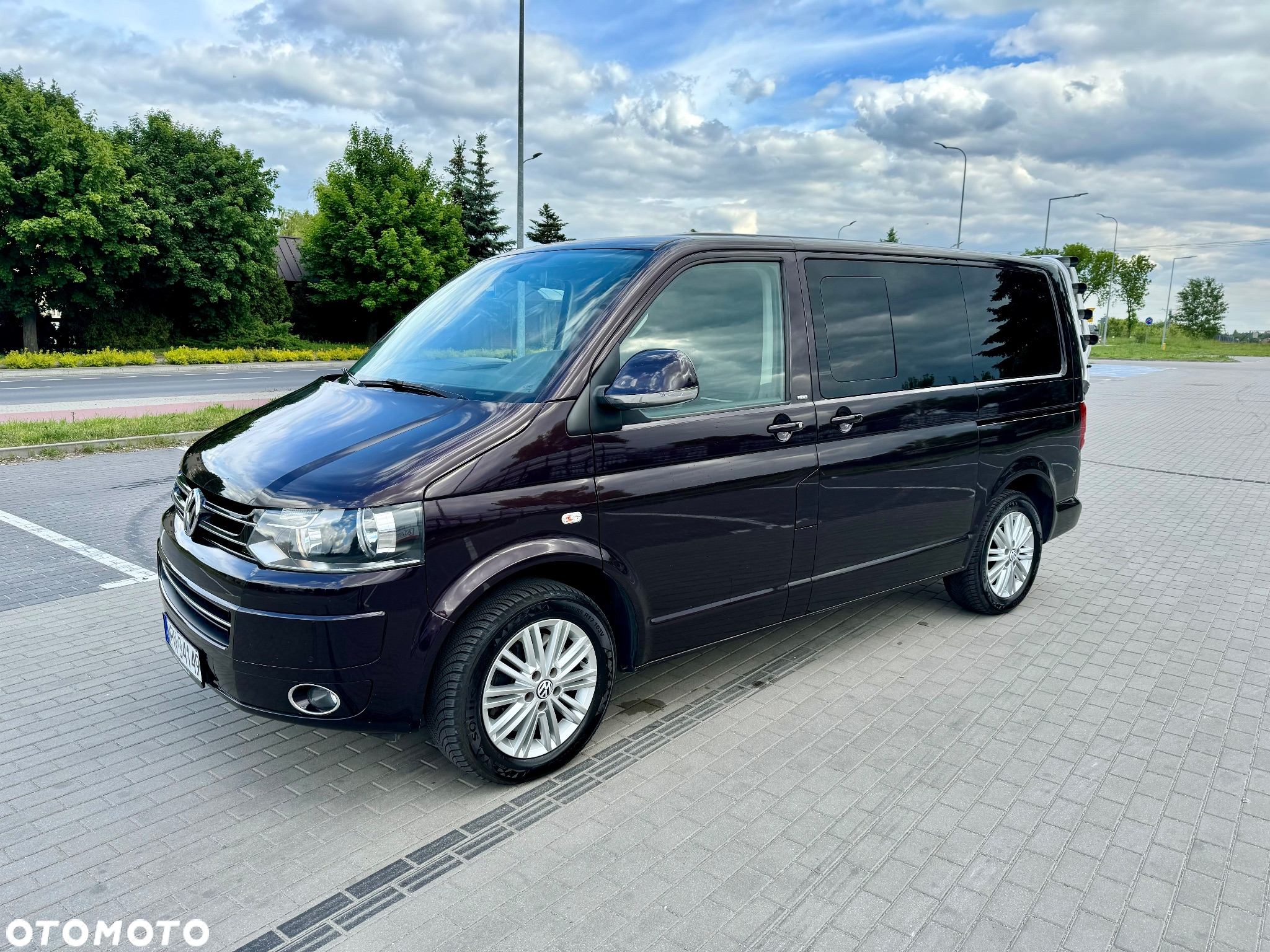 Volkswagen Multivan - 24