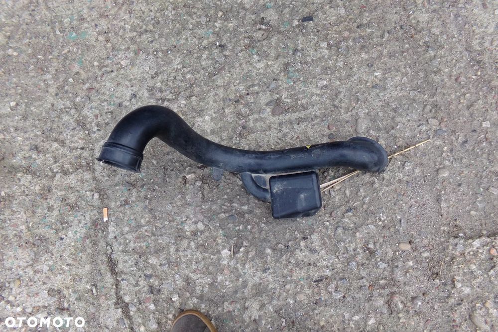 Rura dolot powiertrza 8200259215 Nissan Micra k12 - 2