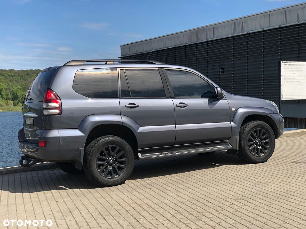 Toyota Land Cruiser - 17