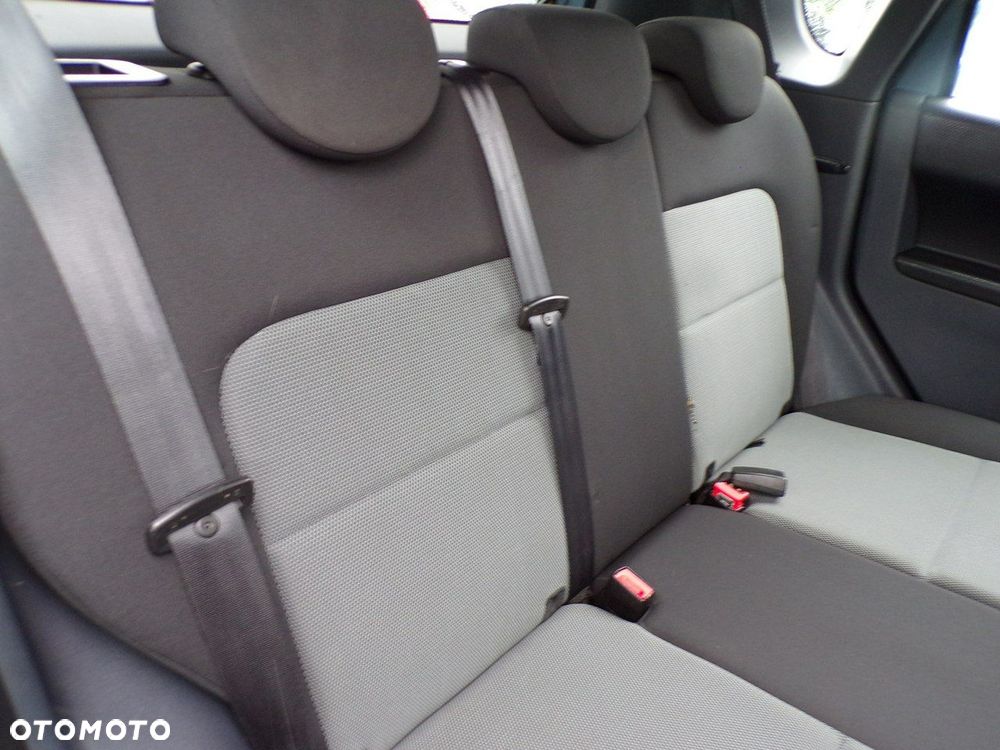 Mitsubishi Colt - 24