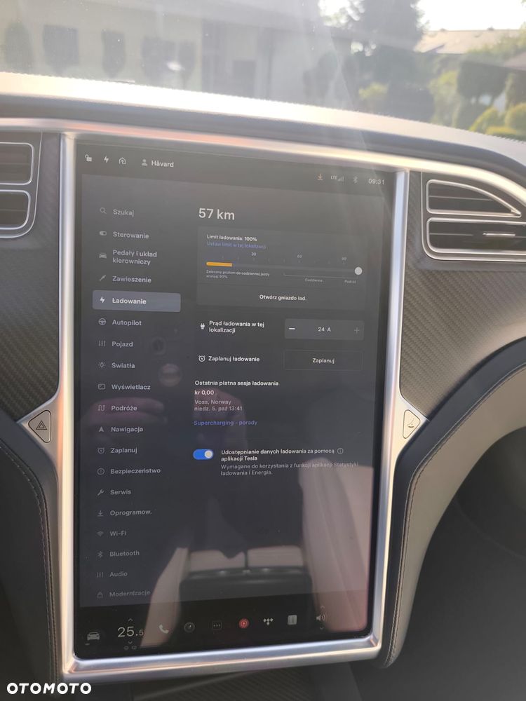 Tesla Model S - 28